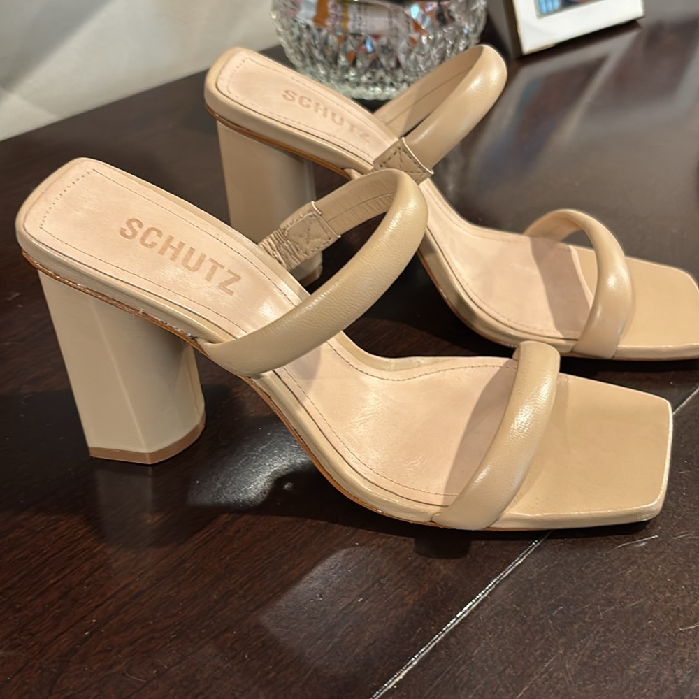 Schutz - Picture 2 of 3
